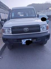 Toyota Land Cruiser 2017 White for sale