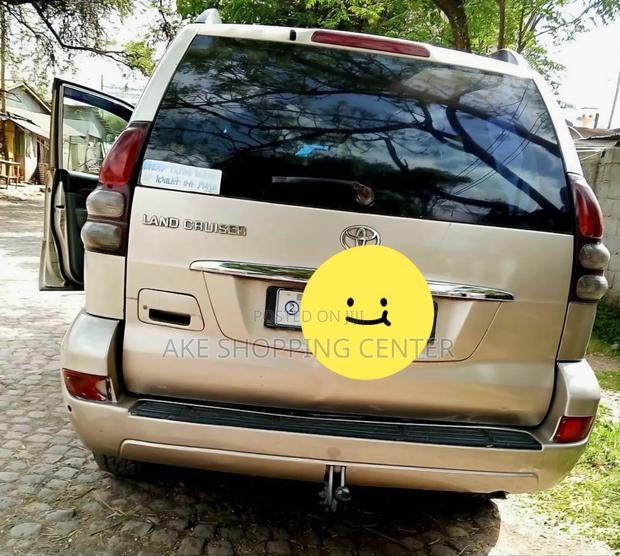 Toyota Land Cruiser 2006 Gray