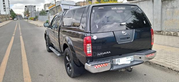 Nissan Navara 2009 Black