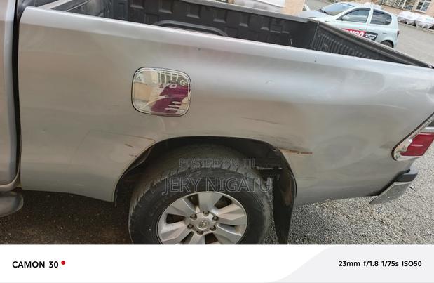Toyota Hilux 2016 Gray