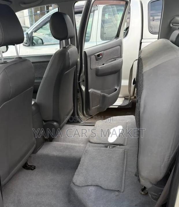 Toyota Hilux 2014 White