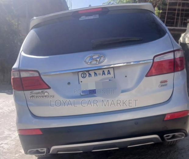 Hyundai Santa Fe 2016 Silver