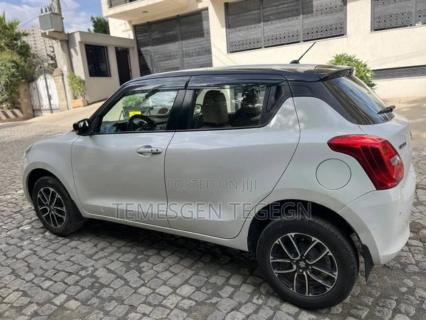 Suzuki Swift 2022 White