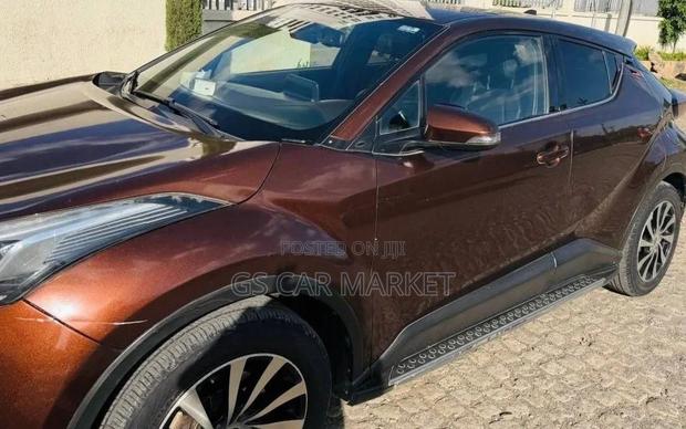 Toyota C-HR 2018 Brown