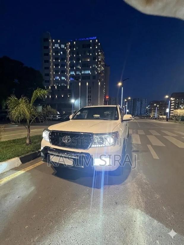 Toyota Land Cruiser 4.5 V8 TD GX-R 2011 White