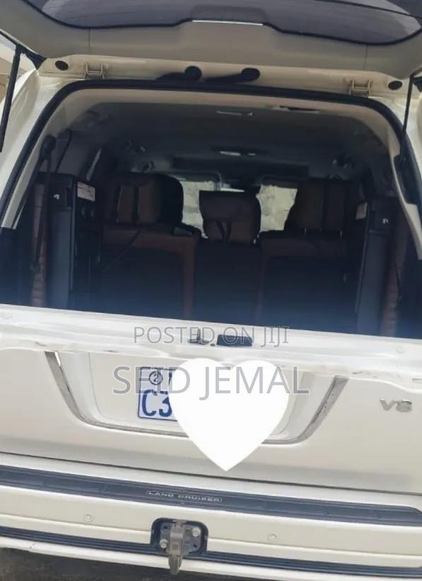 Toyota Land Cruiser 2020 White