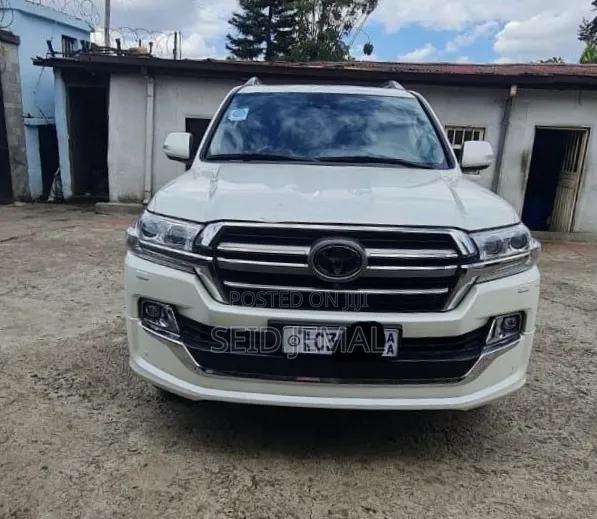 Toyota Land Cruiser 2020 White