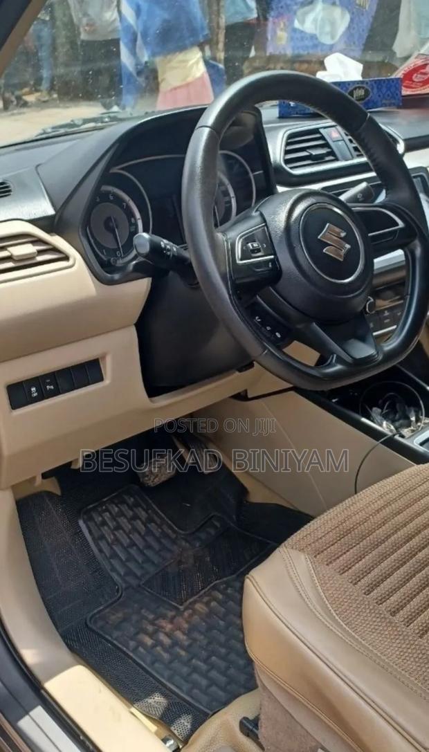 Suzuki Dzire 2022 Silver