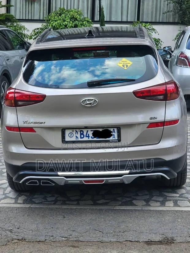 Hyundai Tucson 2018 Gold