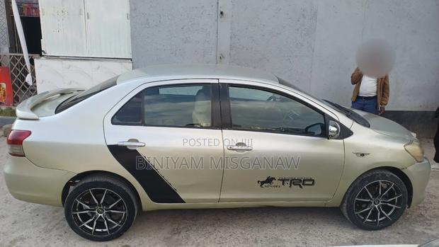 Toyota Yaris 2007 Gold