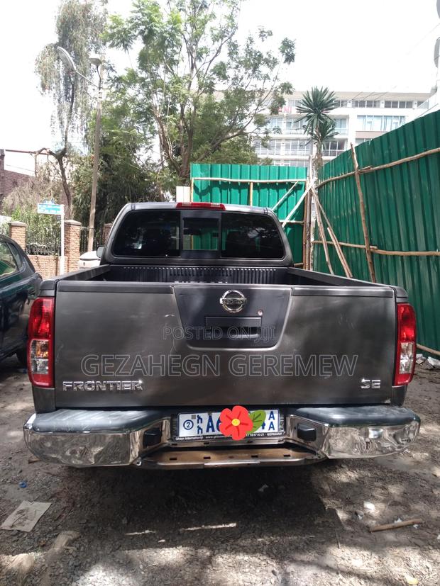 Nissan Frontier 2006 Gray