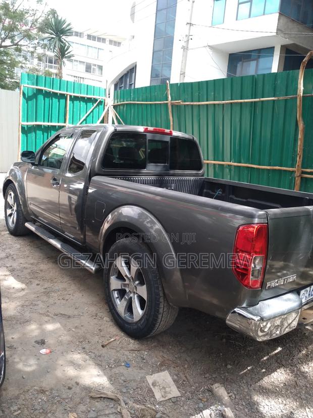 Nissan Frontier 2006 Gray