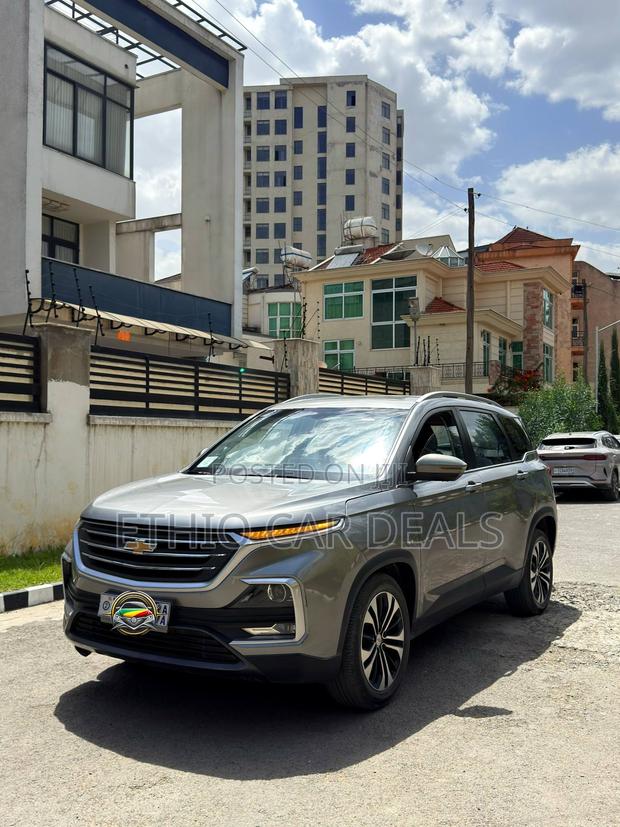 Chevrolet Captiva 2022 Gray