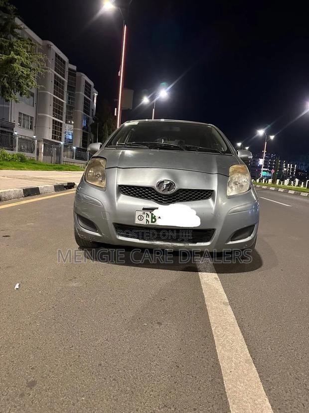 Toyota Yaris 2009 Silver