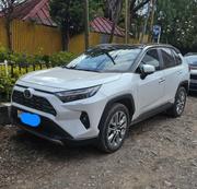 Toyota RAV4 Hybrid 2022 White for sale