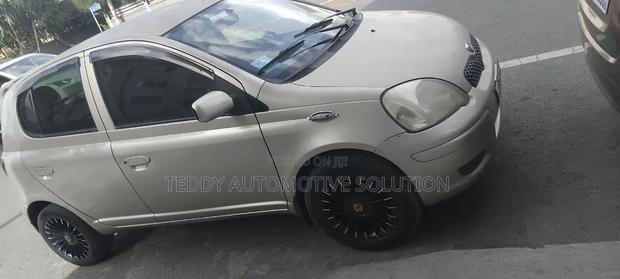 Toyota Vitz 2004 Gold