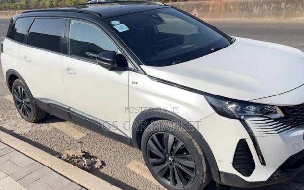Peugeot 5008 2022 White