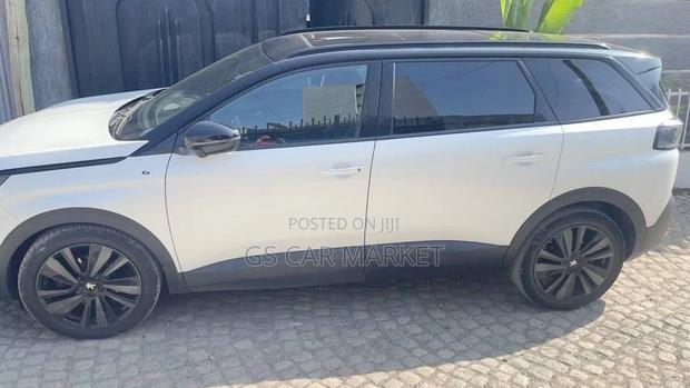Peugeot 5008 2022 White