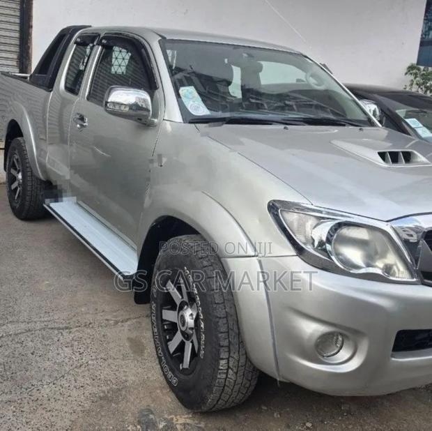 Toyota Hilux 2009 Silver