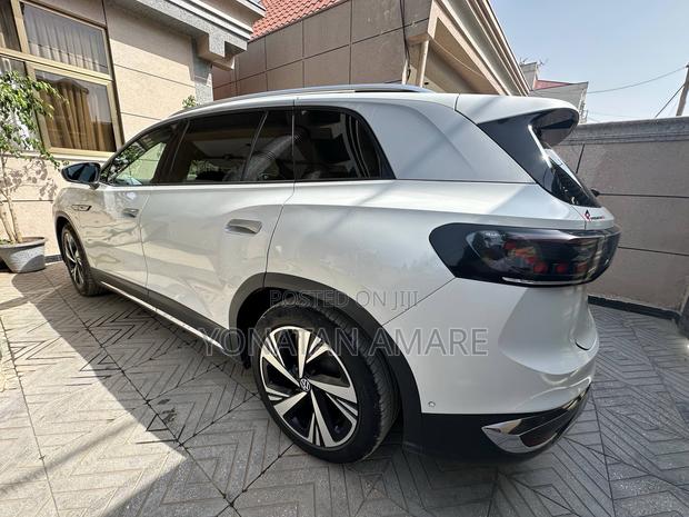 Volkswagen ID.6 2023 White