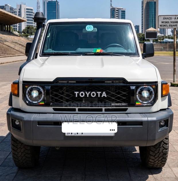 Toyota Land Cruiser 2019 White