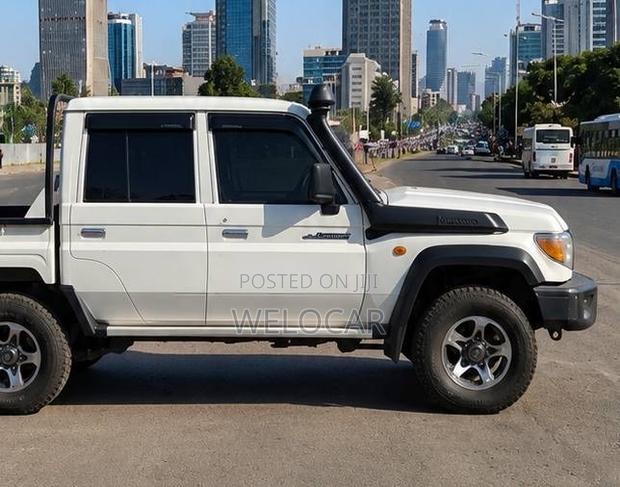 Toyota Land Cruiser 2019 White