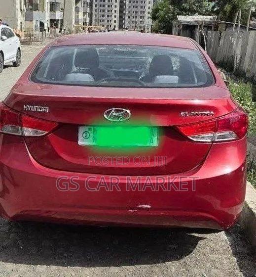 Hyundai Elantra 2013 Red