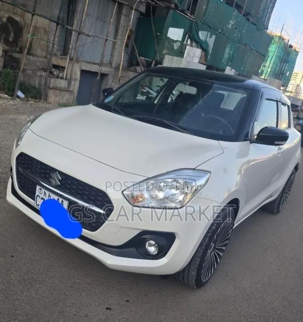 Suzuki Swift 2022 White