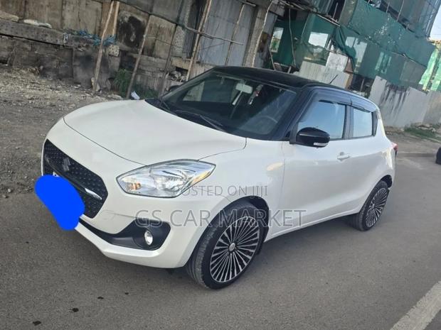 Suzuki Swift 2022 White