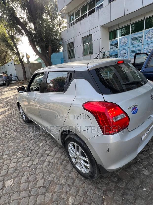 Suzuki Swift 2020 Silver