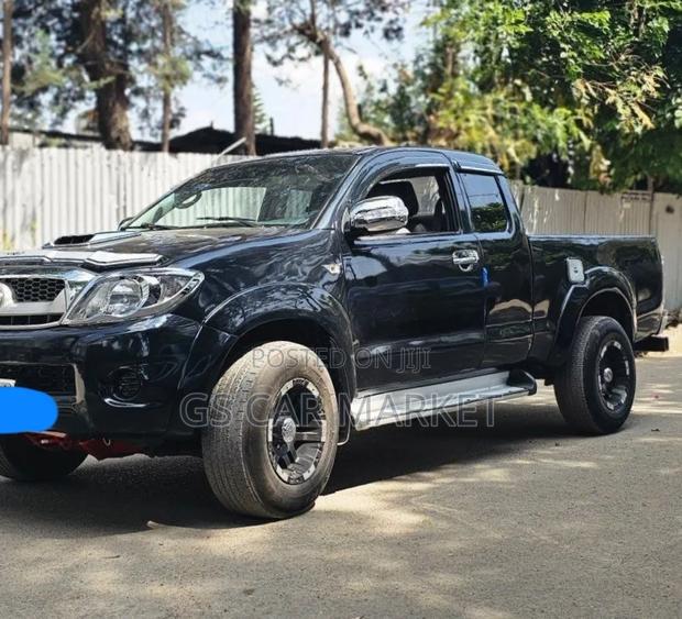 Toyota Hilux 2011 Black
