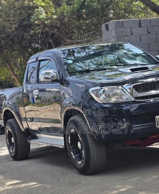 Toyota Hilux 2011 Black