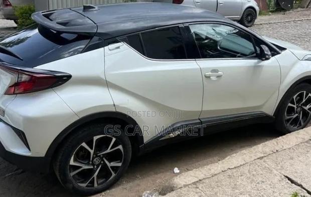 Toyota C-HR 2020 Ivory