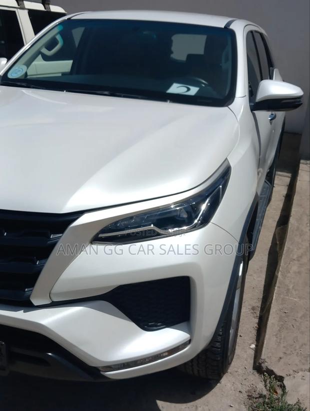 Toyota Fortuner 2023 White