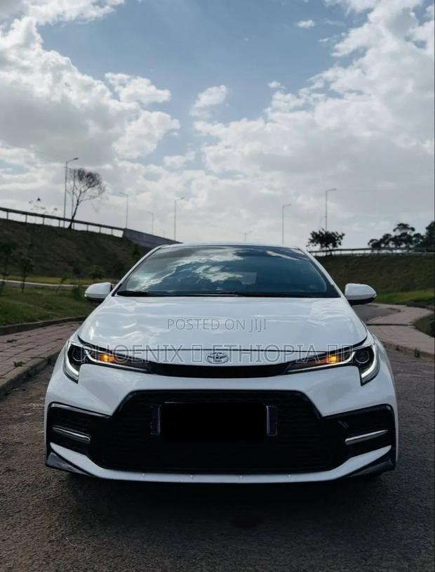 Toyota Corolla 2023 White