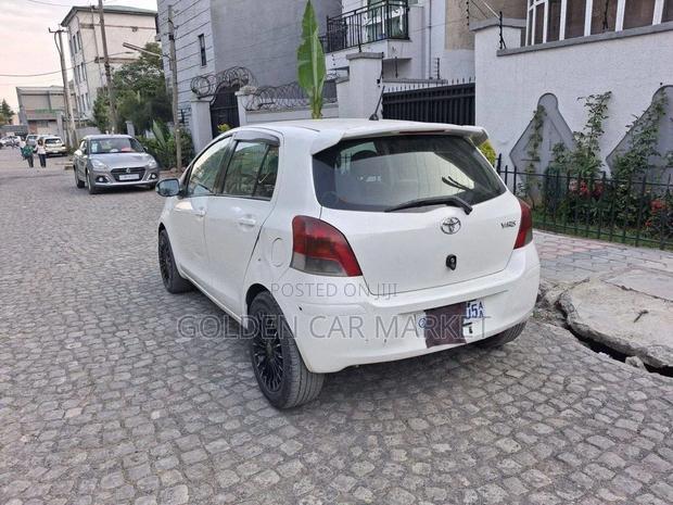 Toyota Yaris 2010 White