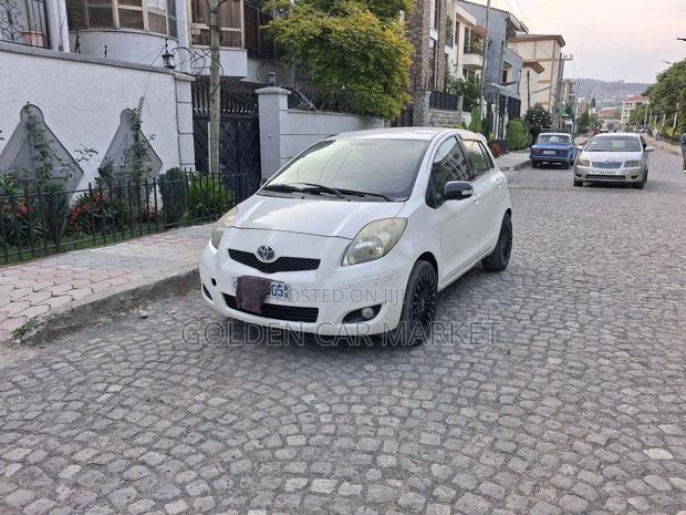 Toyota Yaris 2010 White