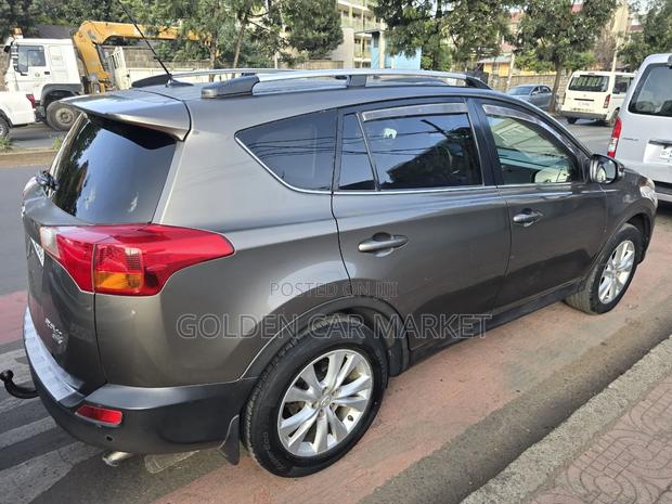 Toyota RAV4 2015 Gray
