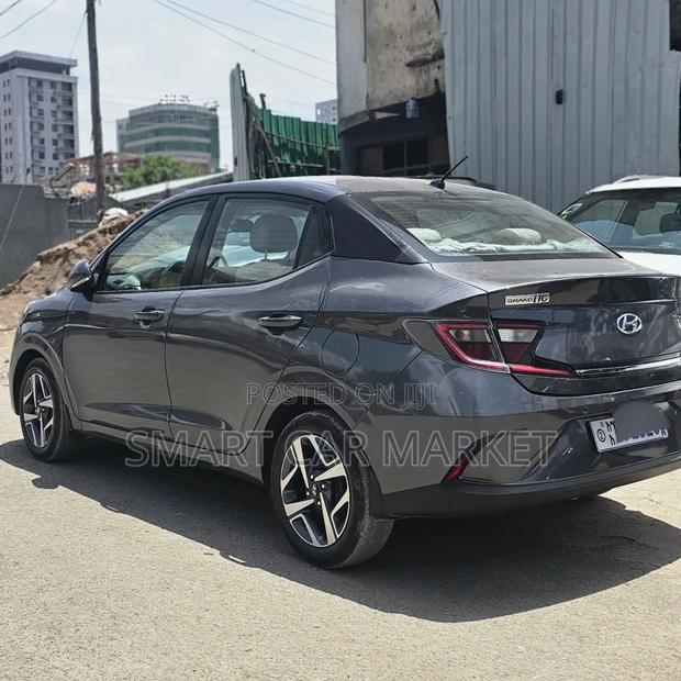 Hyundai I10 2021 Brown