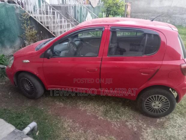 Toyota Vitz 1.0 FWD 5dr 2004 Red