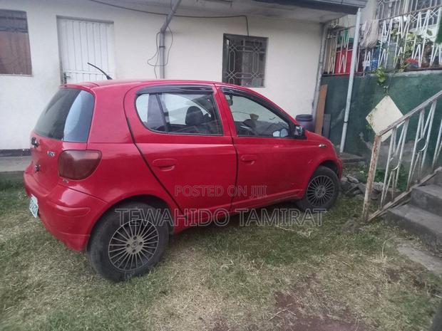 Toyota Vitz 1.0 FWD 5dr 2004 Red
