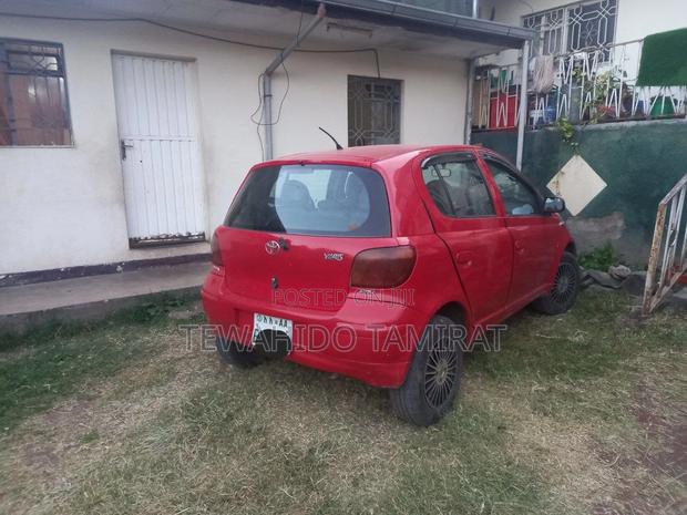Toyota Vitz 1.0 FWD 5dr 2004 Red