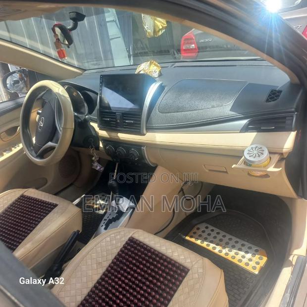 Toyota Yaris 2016 Brown
