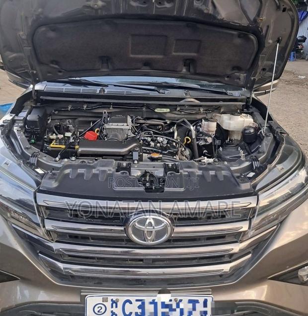 Toyota Rush 2022 Brown