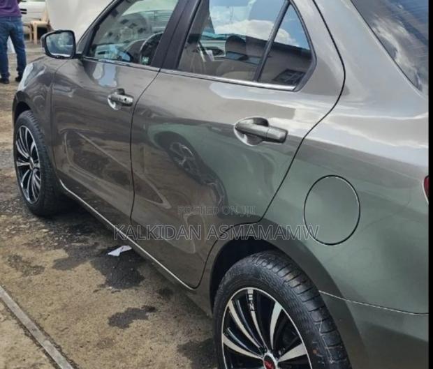 Suzuki Dzire 2022 Silver