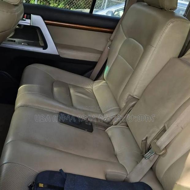 Toyota Land Cruiser 2012 Gray