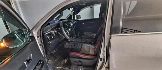 Toyota Hilux 2020 Gray