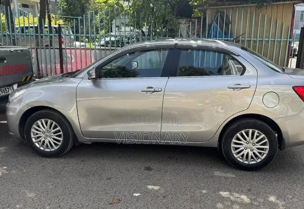 Suzuki Dzire 2022 Silver