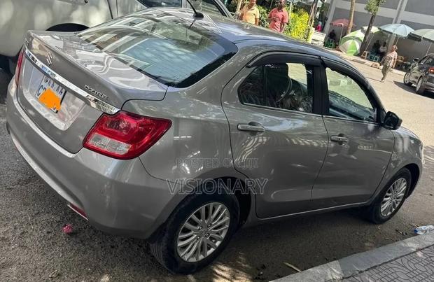 Suzuki Dzire 2022 Silver