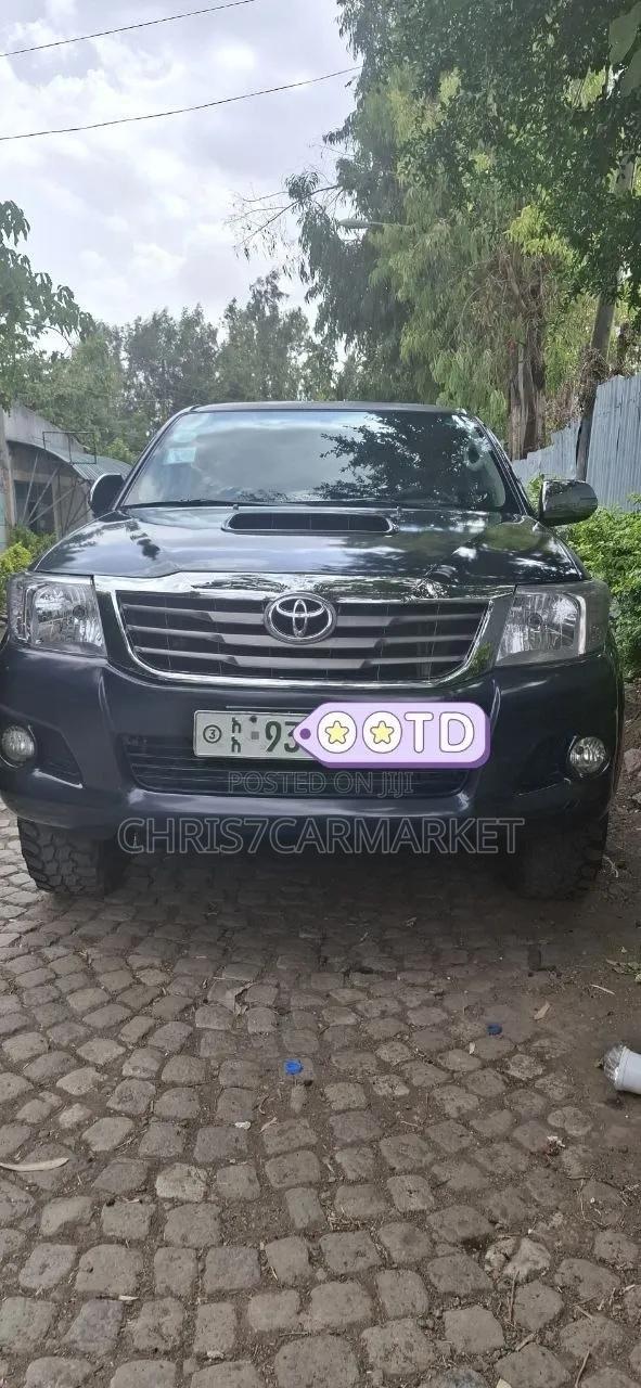 Toyota Hilux 3.0 D-4D 4x4 2013 Black